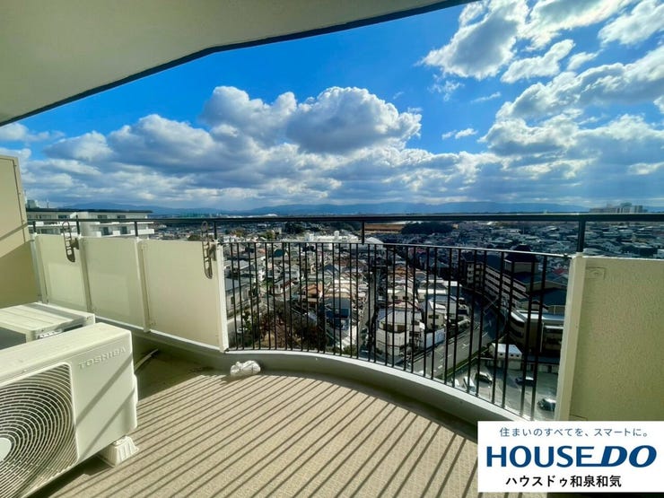 最上階ならではの開放感を味わえる、心地よいバルコニーです。