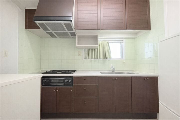 調理動線を考慮したシステムキッチンで、快適にお料理ができます。
まっすぐに伸びた水平ラインが美しく無駄の無い空間を演出しています。