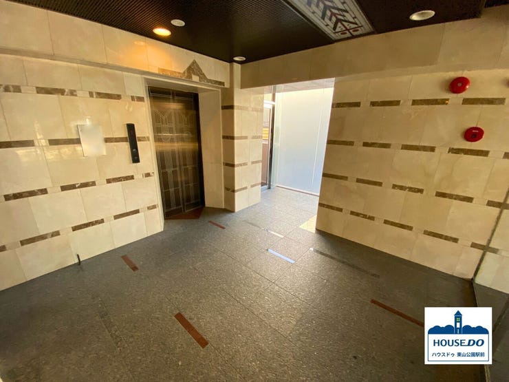 お洒落で、落ち着きのあるロビー空間。