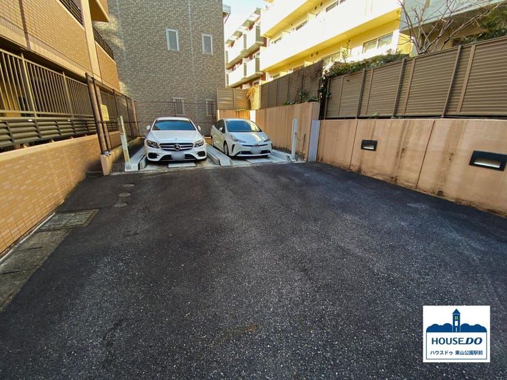 敷地内機械式駐車場の様子