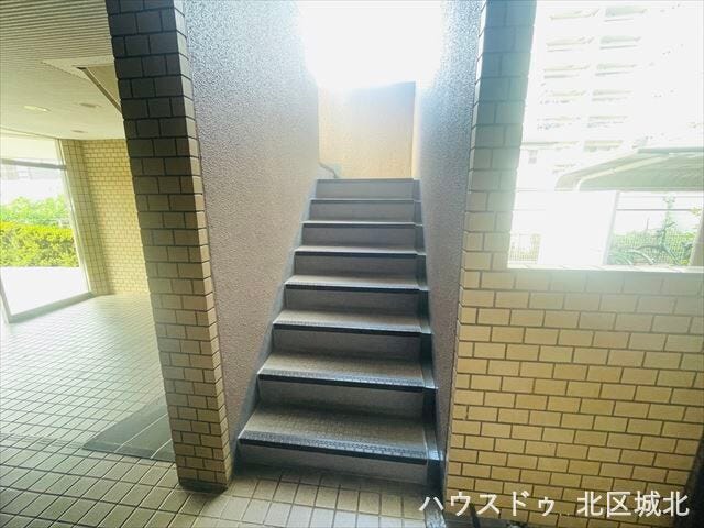 動線がスムーズな位置に配置された階段です。