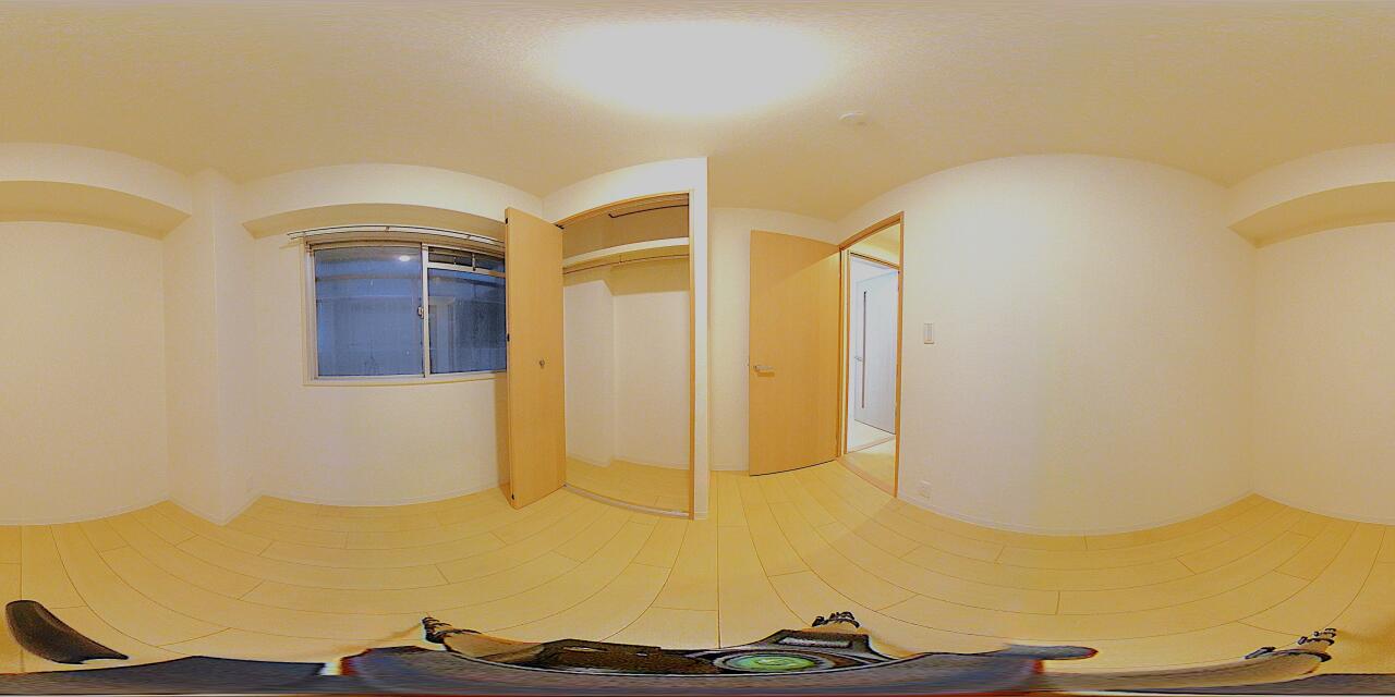 フローリングですのでお掃除もしやすいですよ
