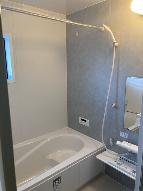 ゆったり広いバスルームは日々の疲れを癒してくれます。