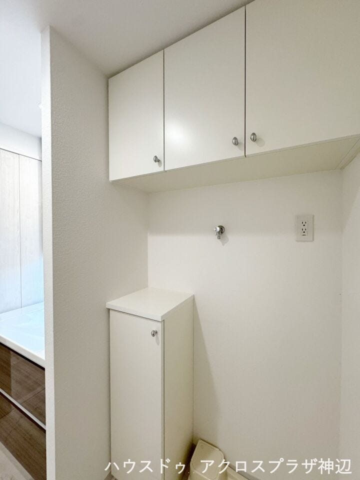 【洗面室収納】
ストック品やバスタオルなどもすっきりと収納できます。