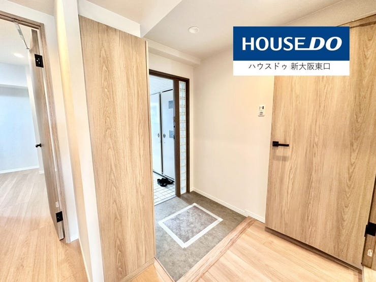 玄関スペースにも余裕があります。
左手にあるのは、シューズボックス。