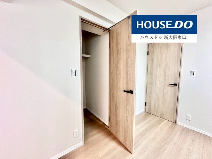 ウォークインクローゼットが二か所あり、お荷物の収納には困りません。