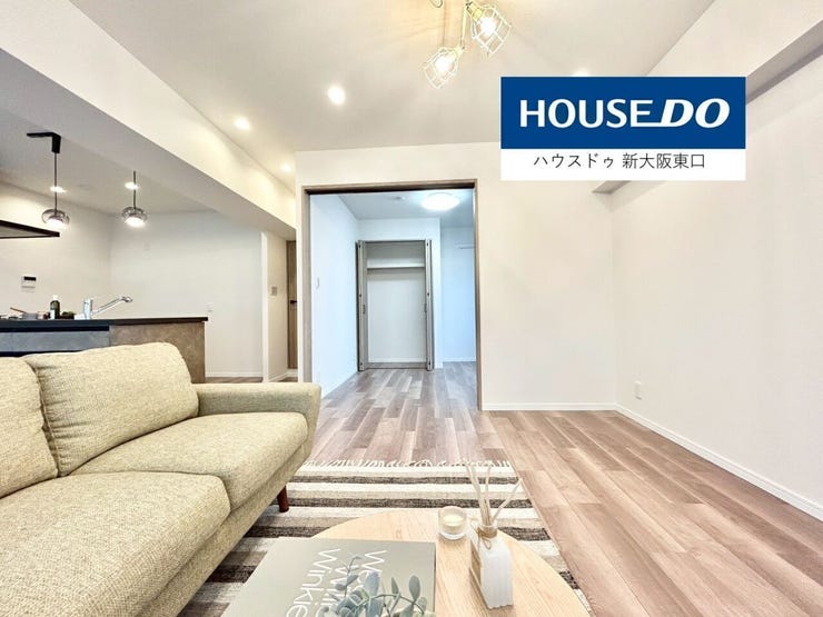 南向きのバルコニーがある18.4帖のLDKです。
4.5帖の部屋があります。