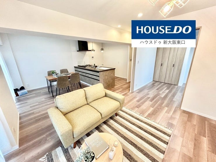 南向きのバルコニーがある18.4帖のLDKです。
4.5帖の部屋があります。