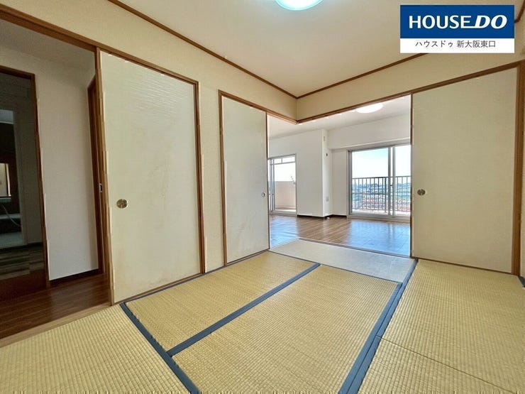 6帖和室★
畳はリラックス効果や断熱性・吸湿性・放湿性による湿度調整もでき色んなばめんで活用できる空間です!