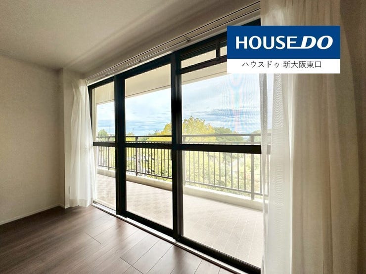 リビングの窓は3面
午前中は特に明るいです。