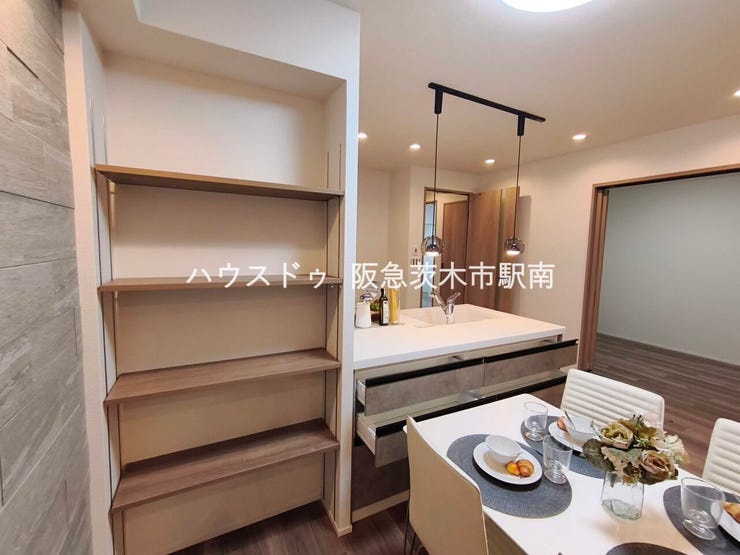 リビングダイニング収納棚