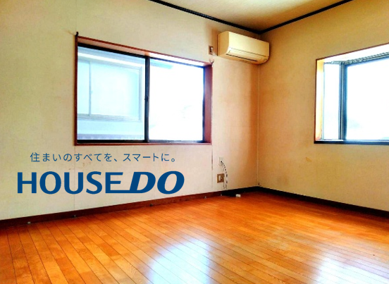 2階の洋室♪収納スペースがあるので、お部屋がすっきり片付きますね♪