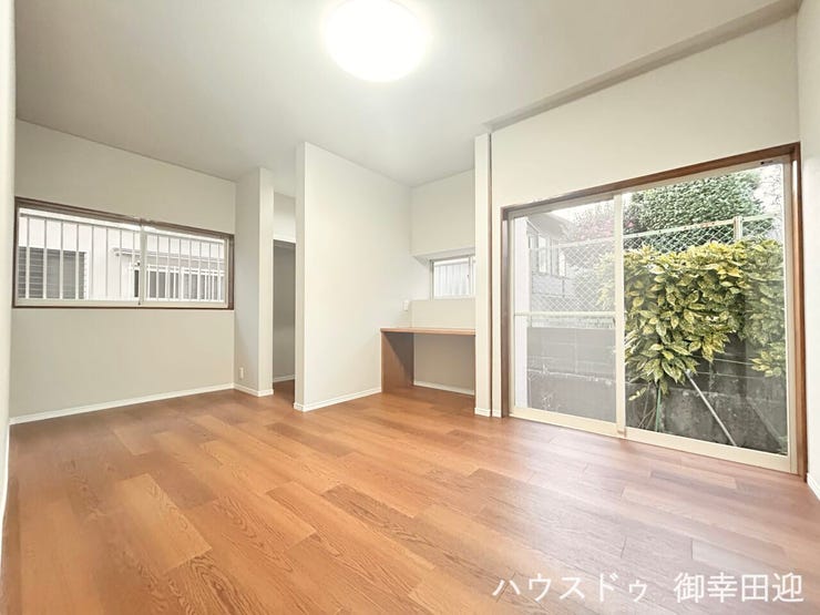 ■1階洋室■寝室、書斎、趣味の部屋。家族の成長やライフスタイルに合わせ、様々な使い方ができる快適な空間です。