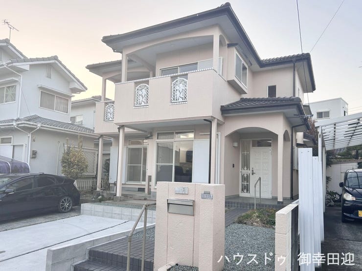 ■理想を叶える新しい暮らしの舞台■高いデザイン性と機能性を兼ね備えた住まい。ここで、家族の新しい物語が始まります。