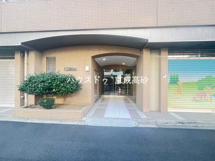 エントランスへのアプローチ