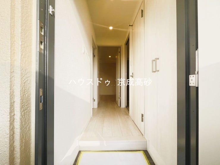 お家に出会う人々を出迎える玄関だからこそ、広々清潔感あふれる空間にしたいですね!