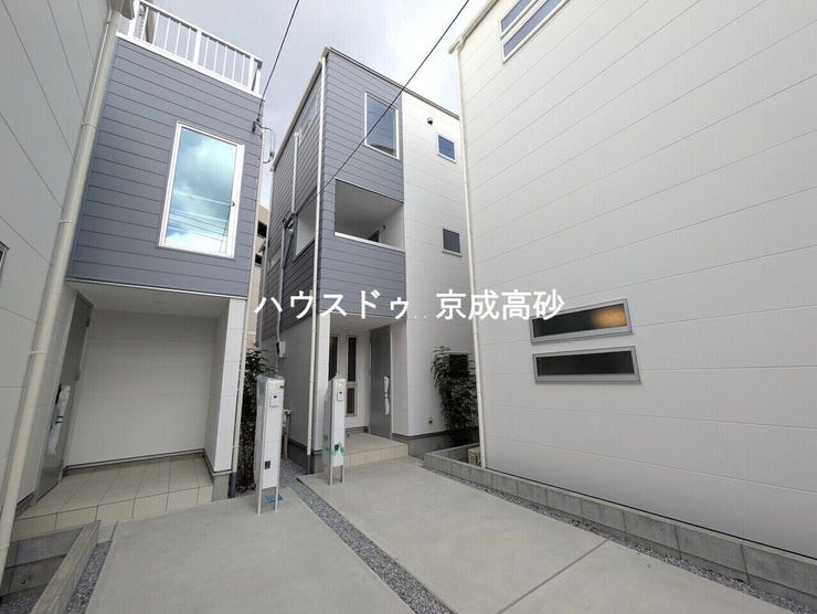 【外観】
モダンで洗練されたデザイン。シンプルながらもスタイリッシュな印象を与え、周囲の環境とも調和しています。