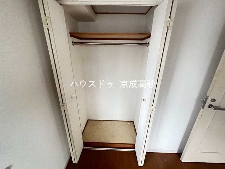 適材適所の収納付きです。