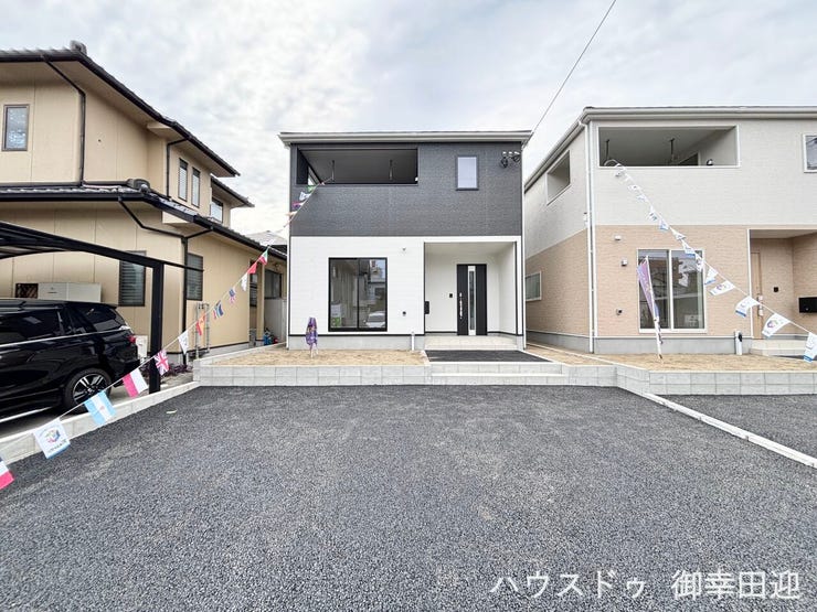 ■車と趣味の幅が広がる場所■単なる駐車スペースではない、洗車やタイヤ交換、DIYにも使える多目的な屋外スペースです。