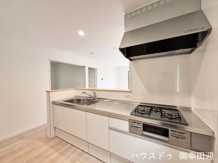 ■家族の「美味しい」が集まる舞台■高い機能性と美しいデザインを両立。料理する人も、待つ人も、笑顔になれる場所です。