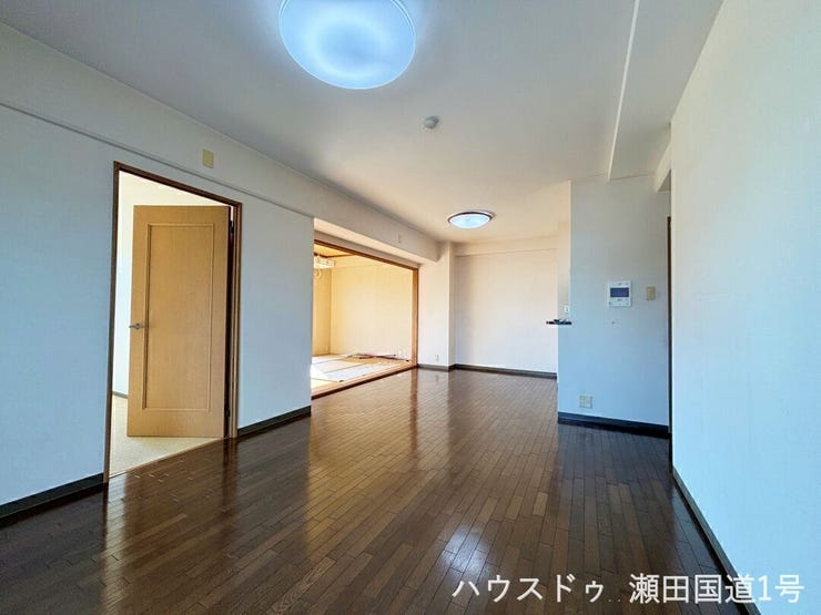 部屋全体が明るく開放的です。