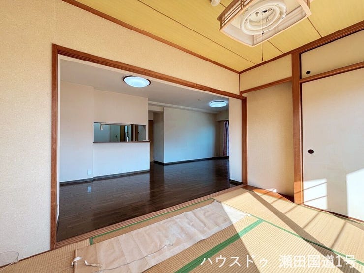 客間としてお客様をおもてなししたり、お子様のお昼寝スペースやお遊び場として使ったりと、畳ならではの多様な使い方ができます。