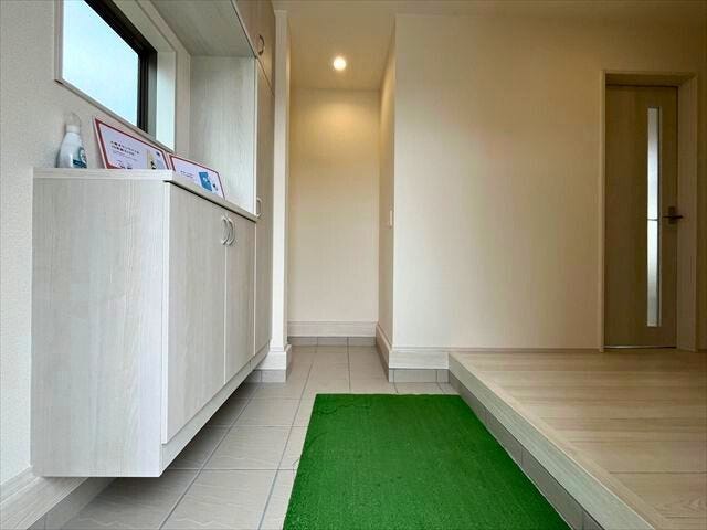 玄関にはシューズボックス、シューズインクロークと収納力◎
(2026年2月24日 撮影)