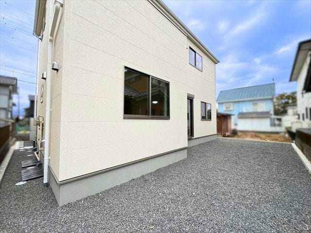 リビング前のお庭は道路から見えにくいので夏の子供プールや洗濯物を干すのにも良いですね
(2026年2月24日 撮影)