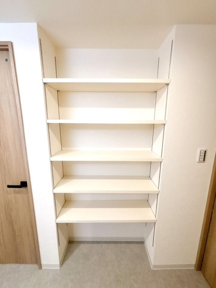 南向きのバルコニーには遮られることなく日差しが降り注ぎます。