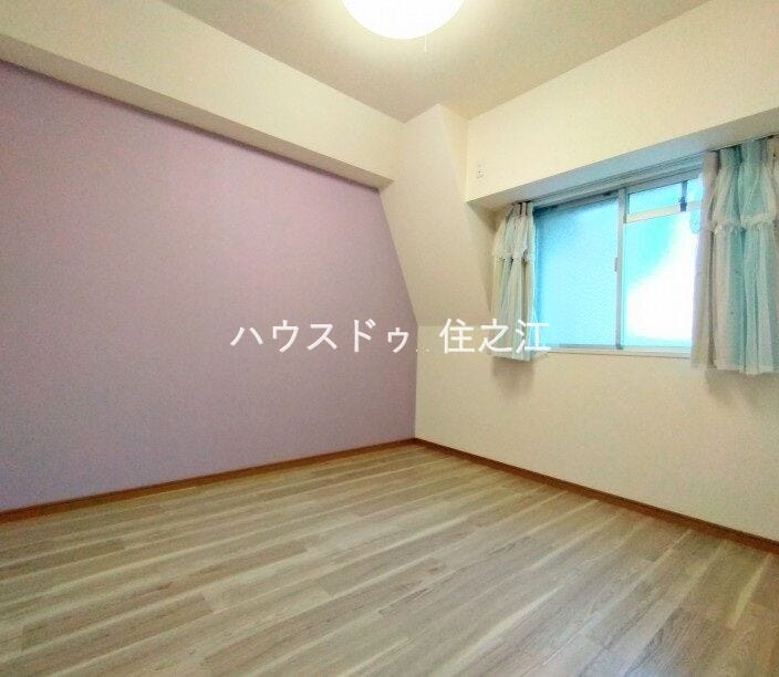 ★お洒落な印象のエントランス。大人の雰囲気を感じますね♪