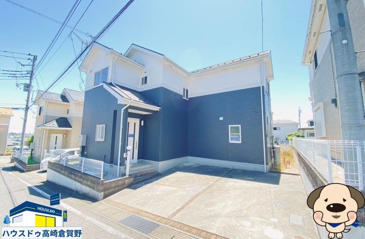 【外観】
爽やかなツートンカラーが印象的な、戸建てならではのゆとりを感じられる住まいです☆
