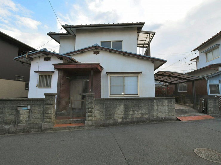 外観を西側より撮影