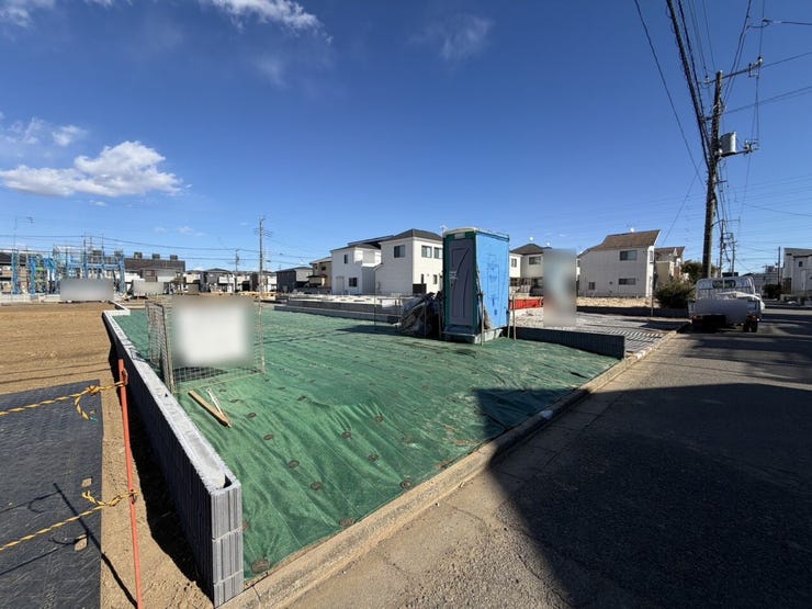 生活する上で必要な施設(保育園、小中学校、スーパー等々)が全てそろっているといっても過言ではないくらい、暮らしやすい環境となっております!