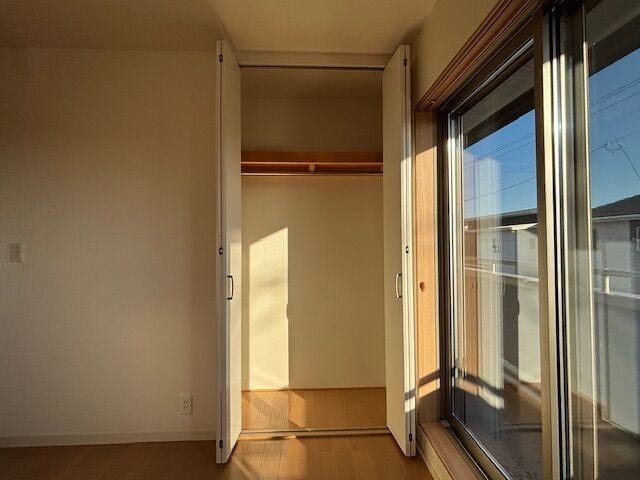 弊社では中古物件のリフォームも幅広く対応しております!
クロスの張替え等の軽微な手直しや、水回り、全体のリノベーションまでお気軽にご相談ください♪
※弊社のリフォーム事例です