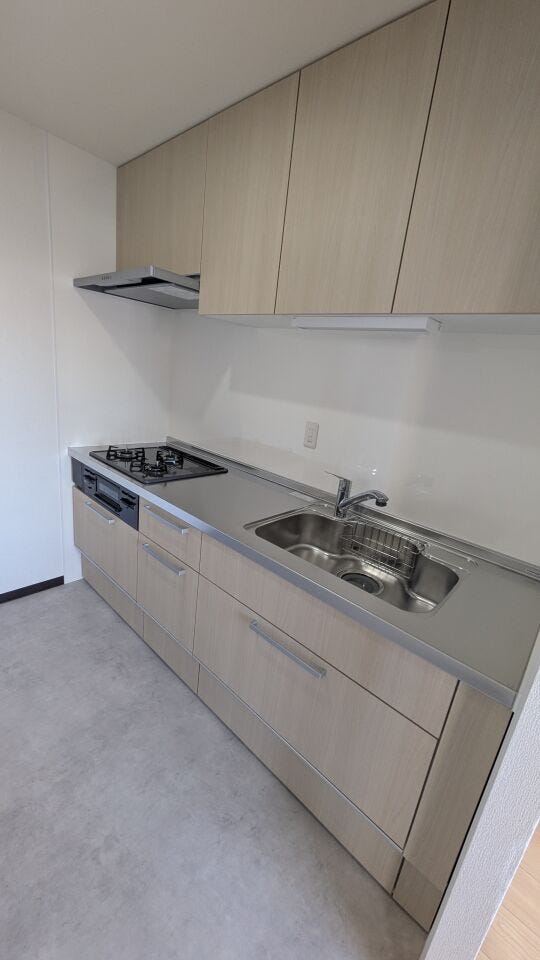 新品のシステムキッチンで気持ちよく新生活♪
