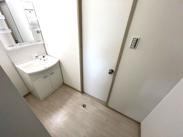 白を基調とした清潔感溢れる洗面スペース!