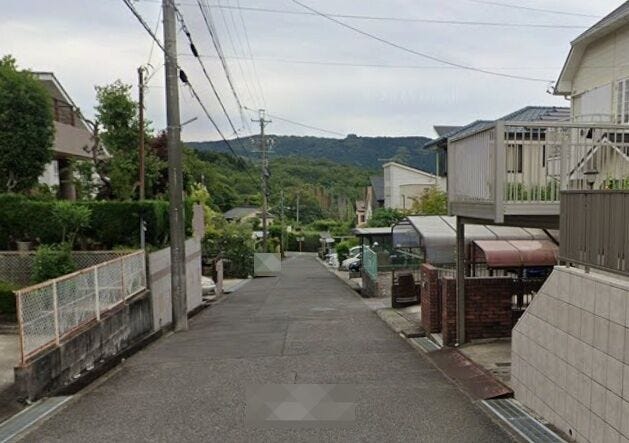 北東側前面道路