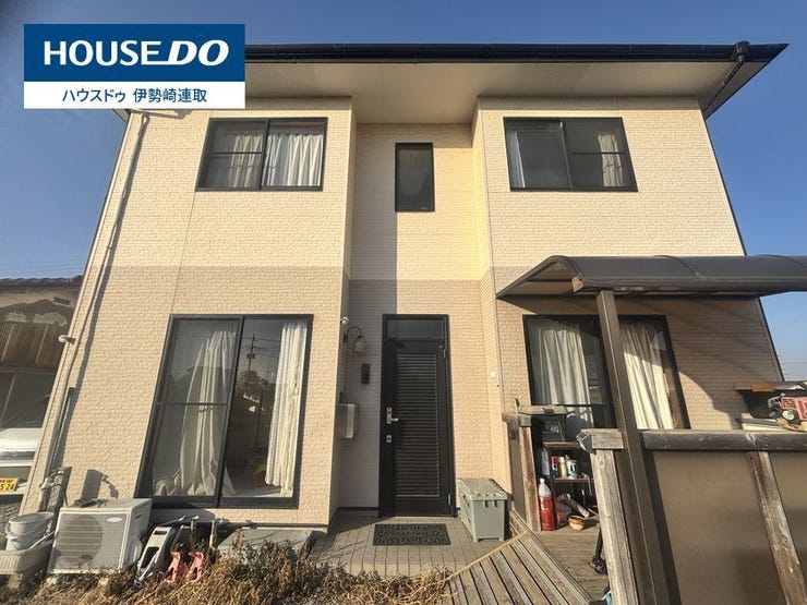 【外観写真】
日当たりの良い角地♪
南東からめいっぱいお日様の光を取り込むことができます◎