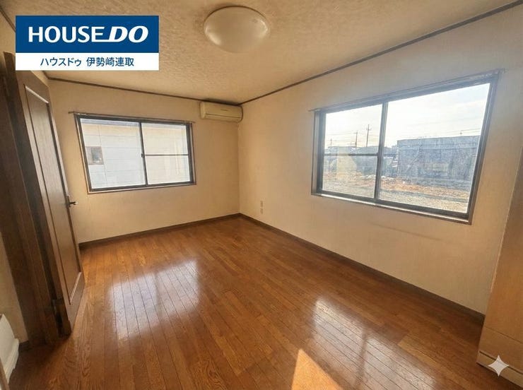 自室は自分だけの王国♪
好きなようにレイアウトできるし、やる気があればDIYしたっていい!
自分らしくいられるようなお部屋にしましょう♪