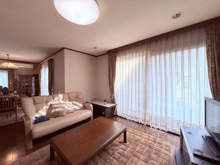 ◇家族でくつろげる広々明るいリビング♪