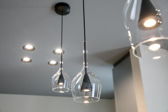 ペンダントライトにもこだわりを。