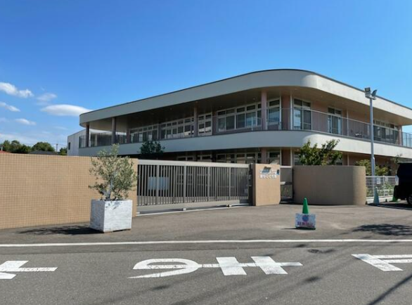 幼稚園、保育園
誠心こども園 距離:1,000m