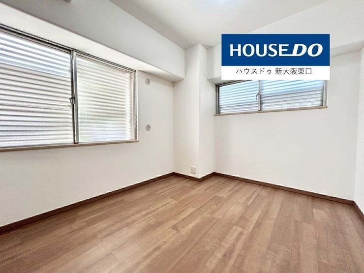 5帖の寝室です。
窓があり明るいですよ。