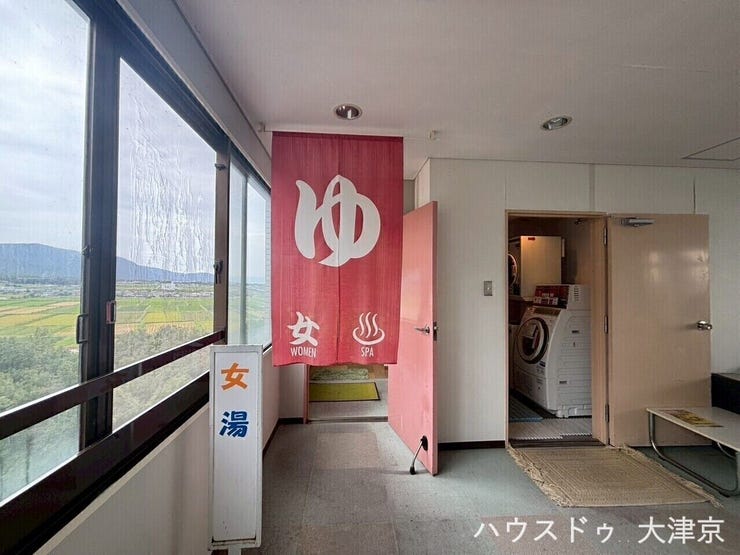 最上階展望浴室入口
最上階からの絶景を眺めながら入浴できる贅沢な展望浴室。心も体も癒されます。