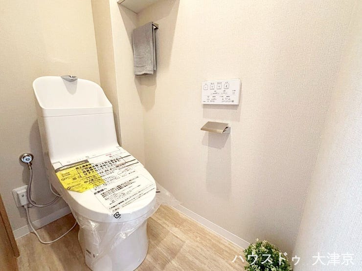 清潔感あふれる明るいトイレ空間で、毎日を気持ちよく過ごせます。