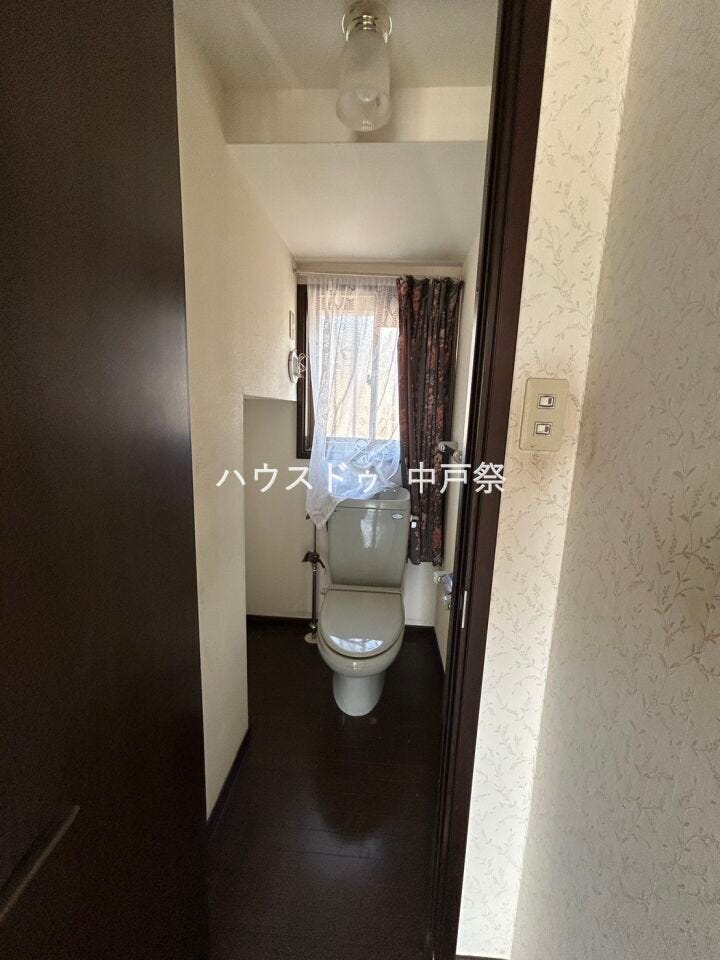 窓付きで換気のできるトイレスペース