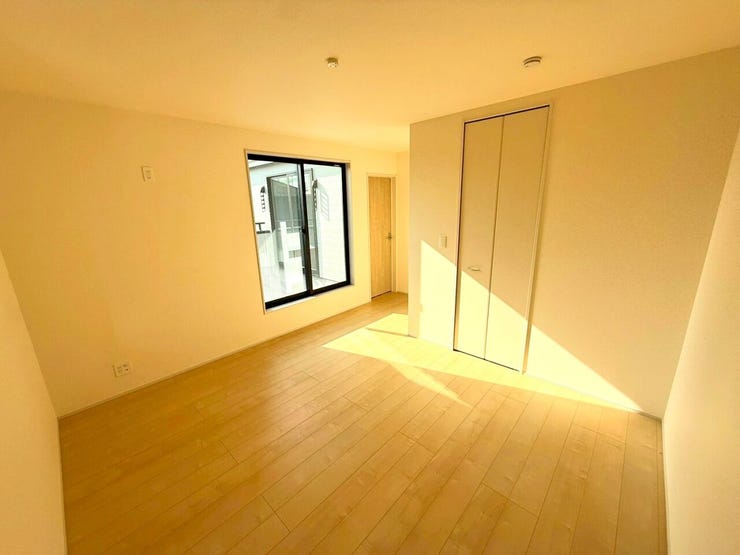 【Bed Room】
◇現地見学会開催中◇
平日や仕事終わりの夜でも「今日見てみたい!」そんなときでもOK♪
お電話1本でスタッフがすぐに駆けつけます!