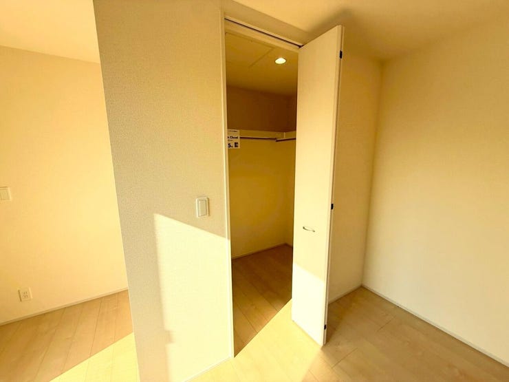 【WIC】
主寝室に大容量のウォークインクローゼット♪