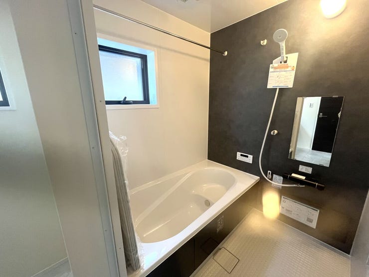 心地よいリフレッシュタイムを過ごせるバスルーム。
日常の疲れを癒す、特別な空間を提供します。