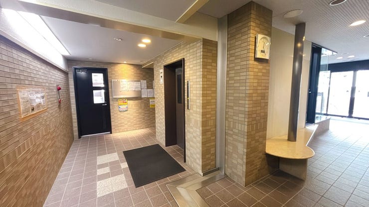 エレベーター付のマンションです。